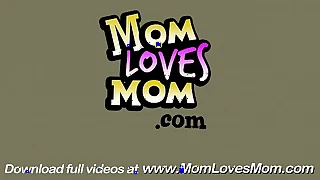 Aged amateur woman enjoys big black dildo